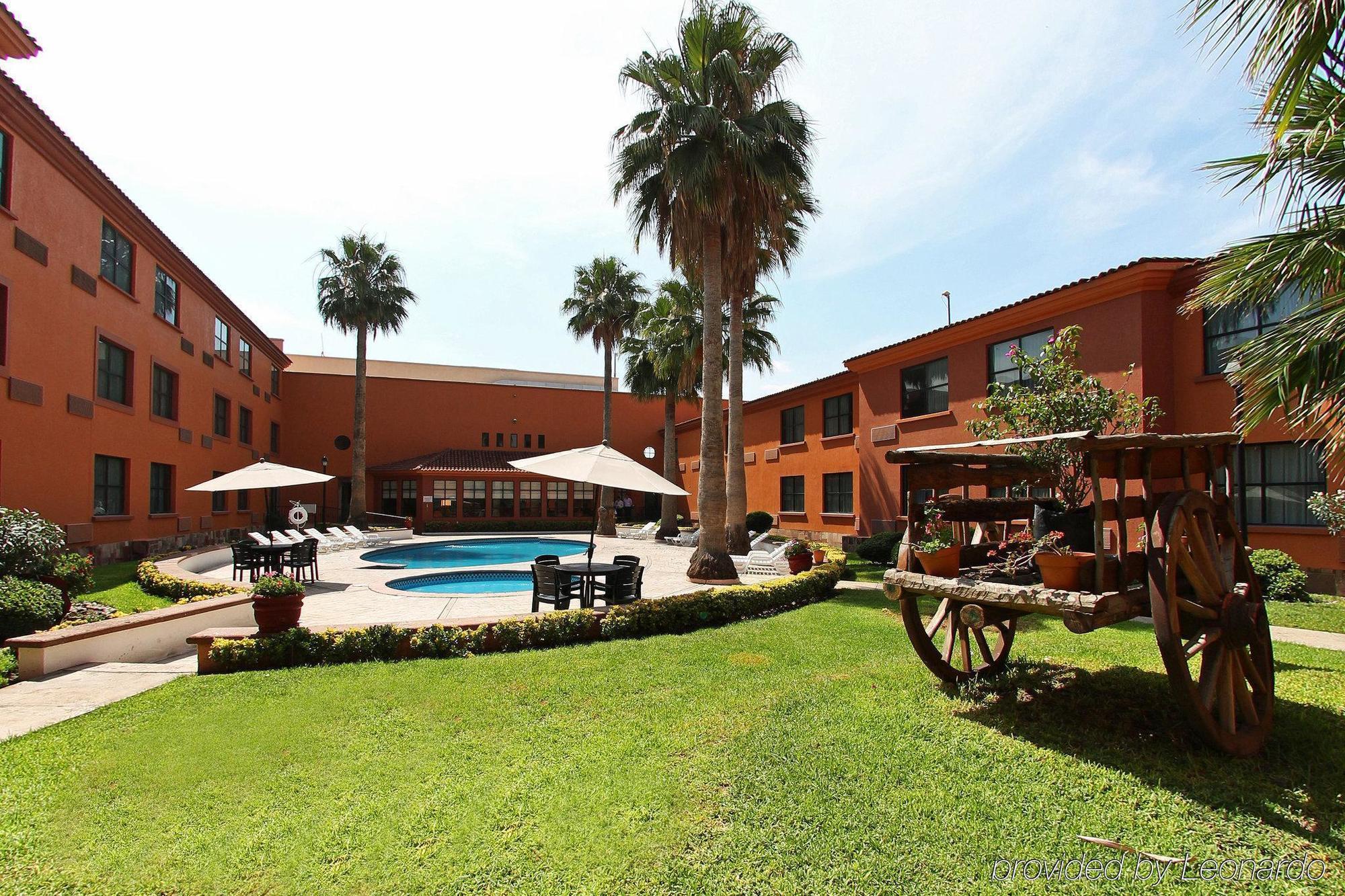 Fiesta Inn Saltillo Eksteriør bilde