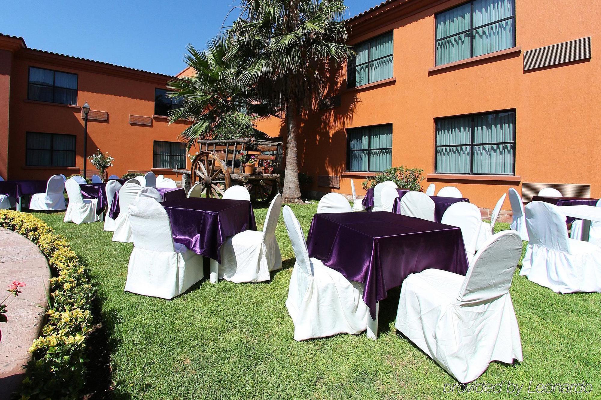 Fiesta Inn Saltillo Eksteriør bilde