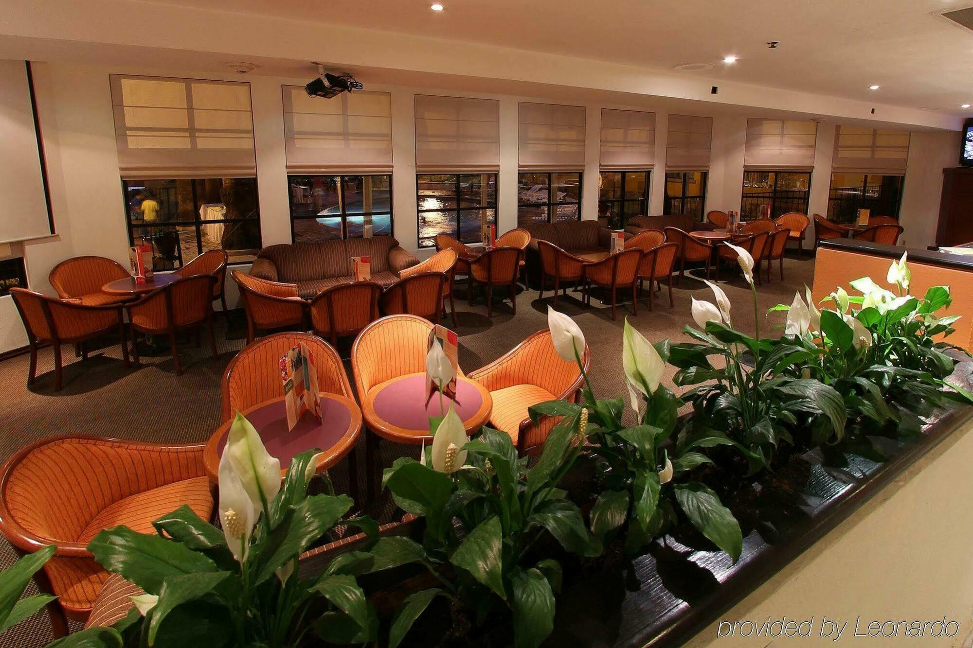 Fiesta Inn Saltillo Eksteriør bilde